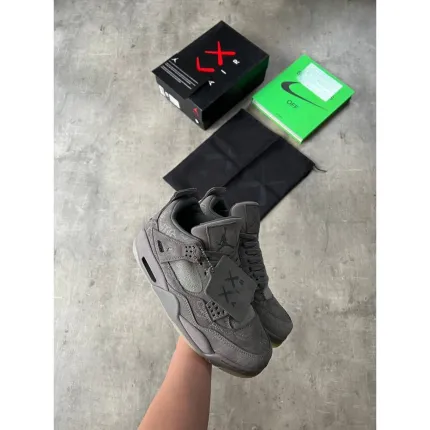 Nike Air Jordan Retro 4 Kaws