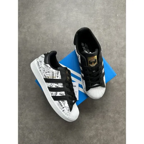 Adidas Süperstar “Label Collage”