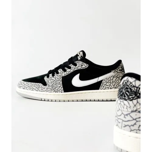 Nike Jordan Low Elephant Print