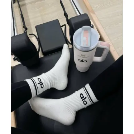 Alo Yoga 12 Adet. 3x4 Paket Women's Throwback Barre Sock - White/Black