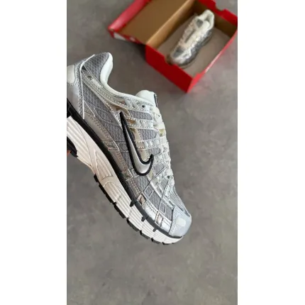 Nike P-6000 Metalic Silver Nike P-6000 Metalic Silver