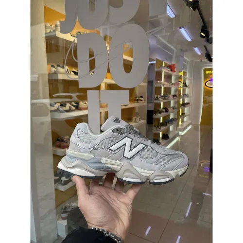 New Balance 9060 Oile