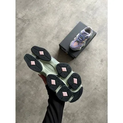 New balance U 9060 Missing Piecs