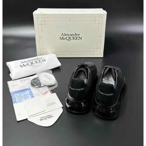Alexander McQueen Black Taban