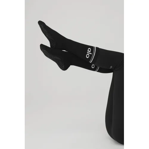 Alo Yoga 12 Adet. 3x4 Paket Women's Throwback Barre Sock - Black/White