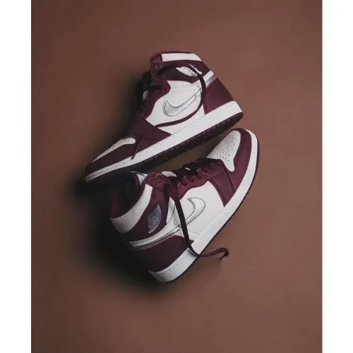 NIKE AIR JORDAN 1 RETRO HIGH OG BORDEAUX NIKE AIR JORDAN 1 RETRO HIGH OG BORDEAUX