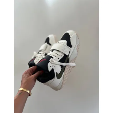 Jordan x Travis Scott Mocha Cut The Check