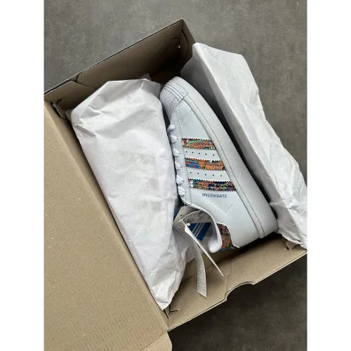 Adidas Superstar “Flowers”