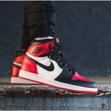 Nike Air Jordan 1 Red Chicago