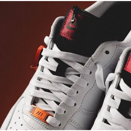 AIR FORCE 1 LOW CARABINER SWOOSH RED
