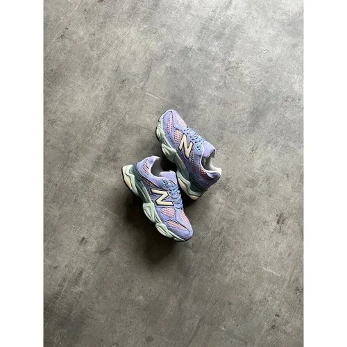 New balance U 9060 Missing Piecs