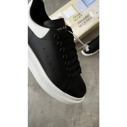 McQueen Siyah Beyaz Erkek