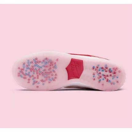 Nike Dunk Low Stranglove Valentines