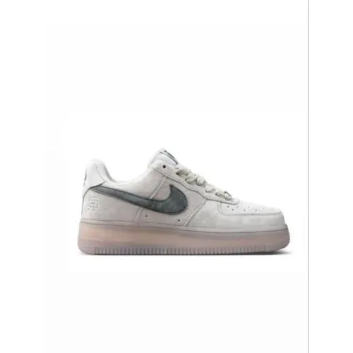 Nike Air Force Suet