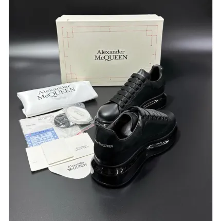 Alexander McQueen Black Taban