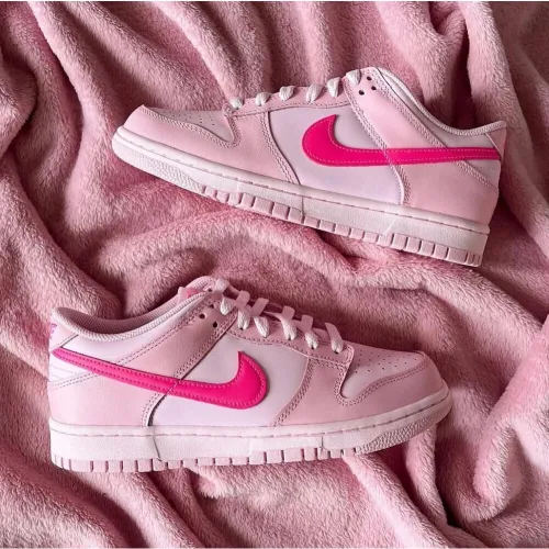 Nike Dunk Low Barbie Triple Pink