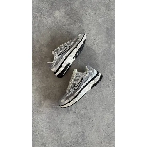 Nike P-6000 Metalic Silver Nike P-6000 Metalic Silver