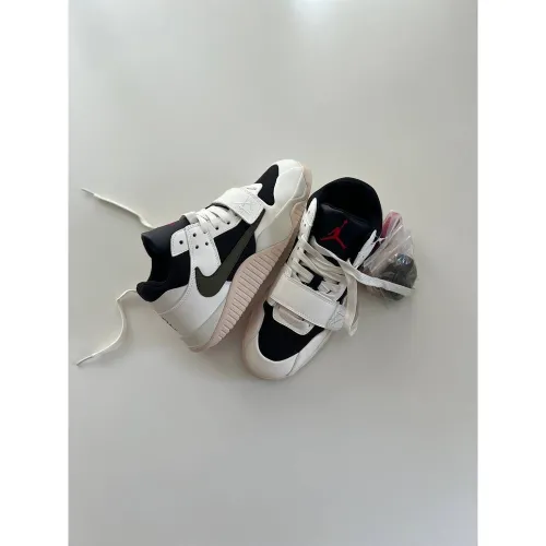 Jordan x Travis Scott Mocha Cut The Check